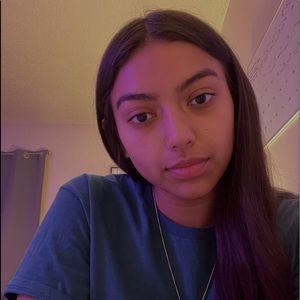 Meet your Posher, Adriana